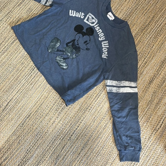 WALT DISNEY WORLD MICKEY MOUSE LONG SLEEVE - Picture 2 of 8